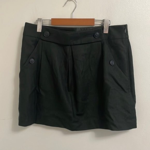Banana Republic Dresses & Skirts - Banana Republic women’s mini Skirt Dark Green 100% Wool Short Lined size 12